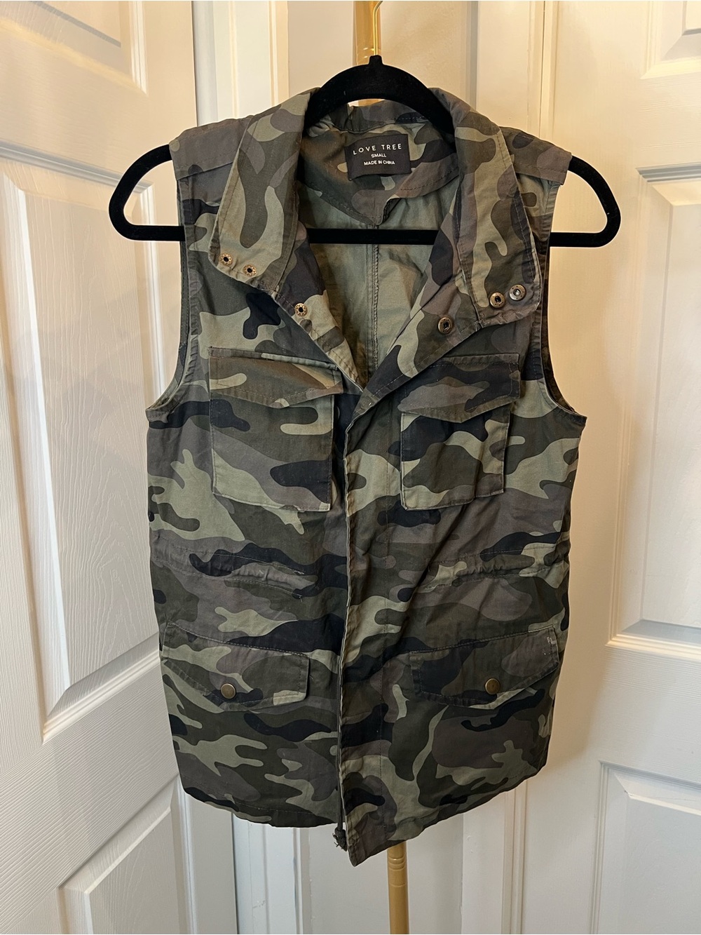 Love Tree Green Camouflage Utility Jacket Vest